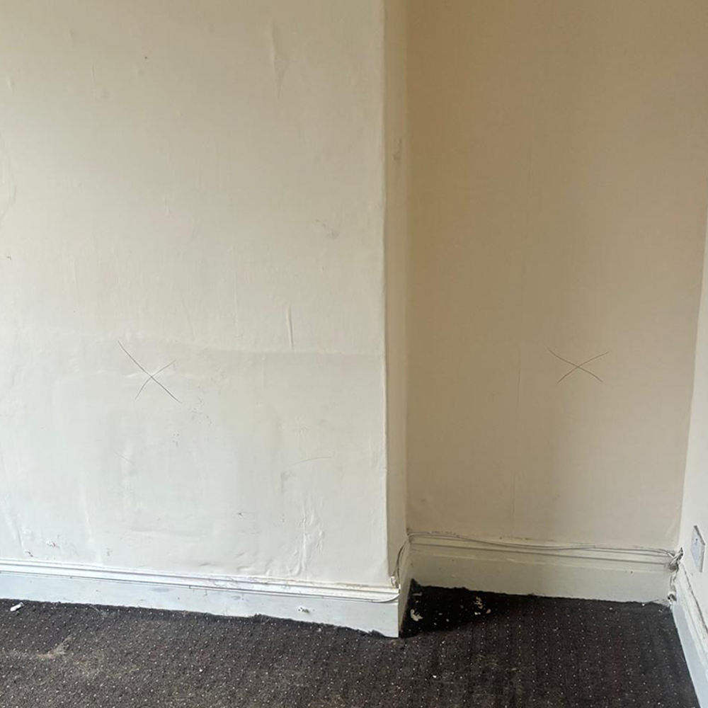 Chimney breast before treatment